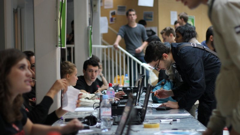 students registering at LSE