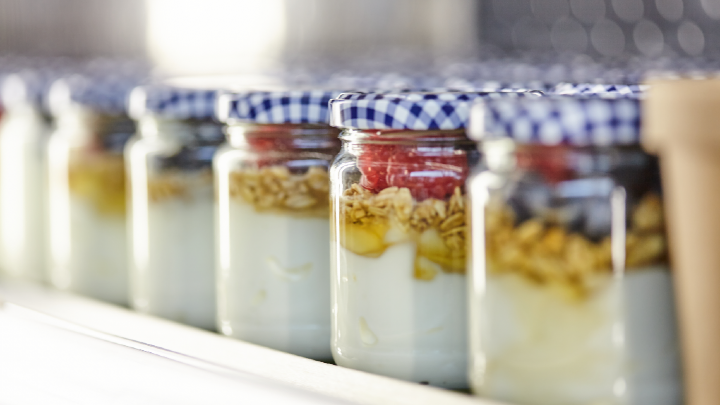 16x9_granola-yoghurt